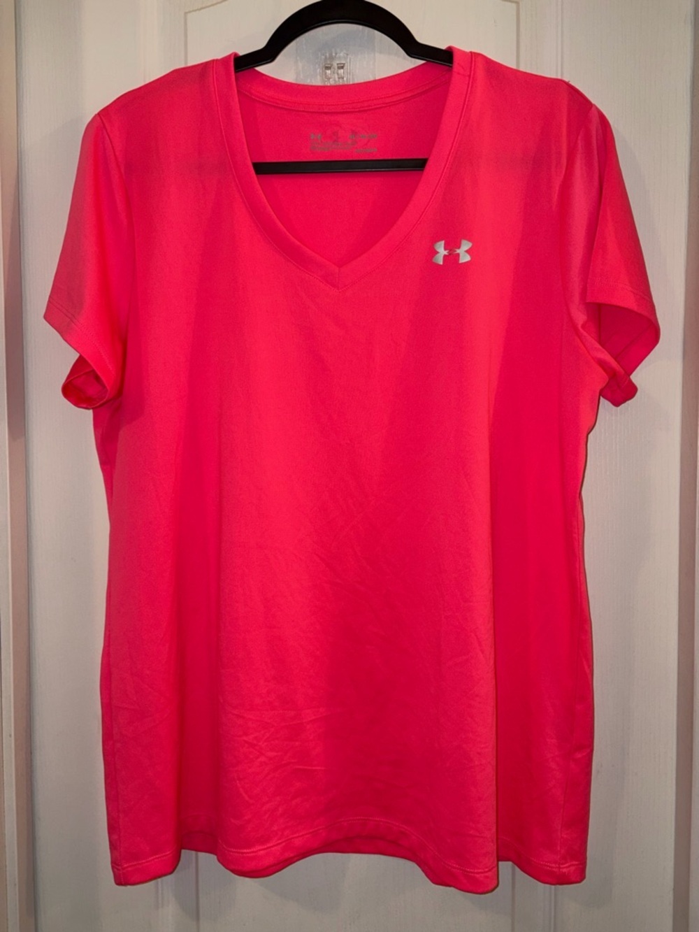 Under Armour Women's Neon Pink V-Neck Short Sleeve Performance Tee